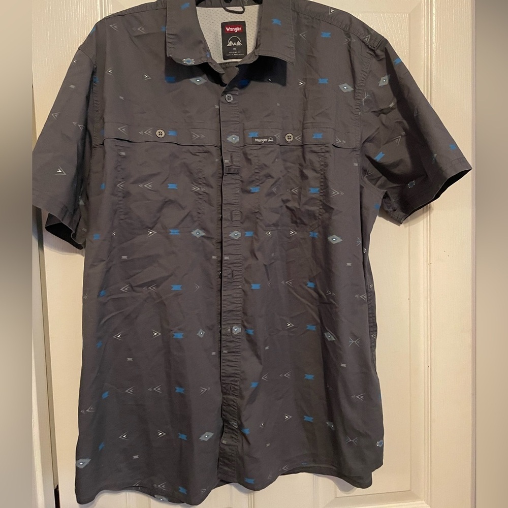 Wrangler Gray and Blue Casual Button Down Shirt